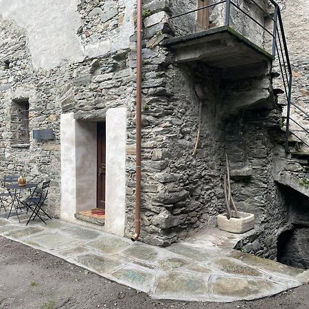 La Torre Colombaia - Monumento Del 1400 Apartman Arnad Kültér fotó